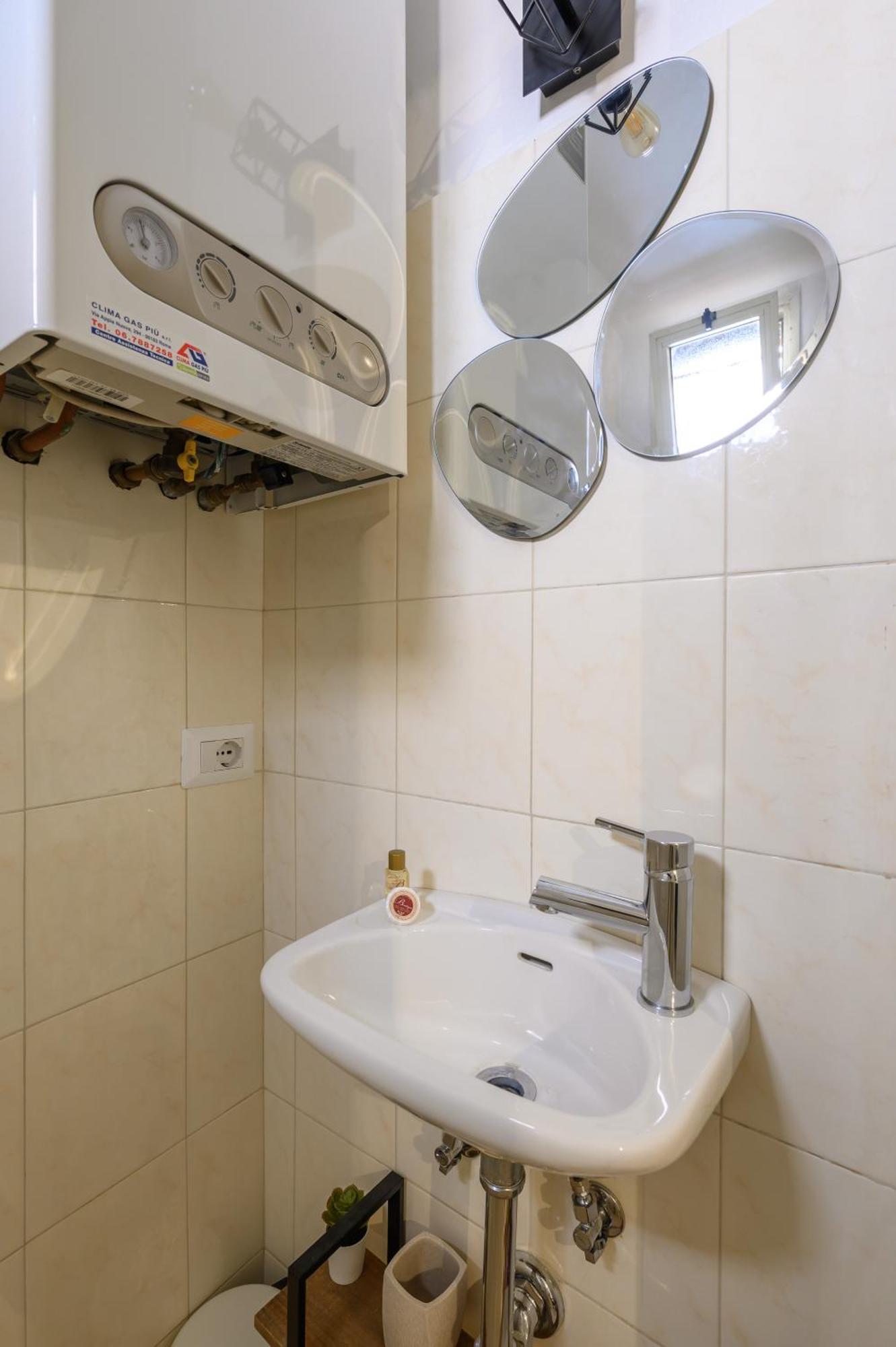Hb Montebello Apartment Рим Екстериор снимка