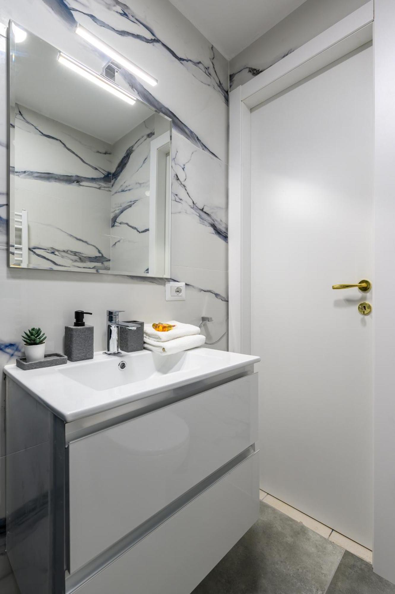 Hb Montebello Apartment Рим Екстериор снимка